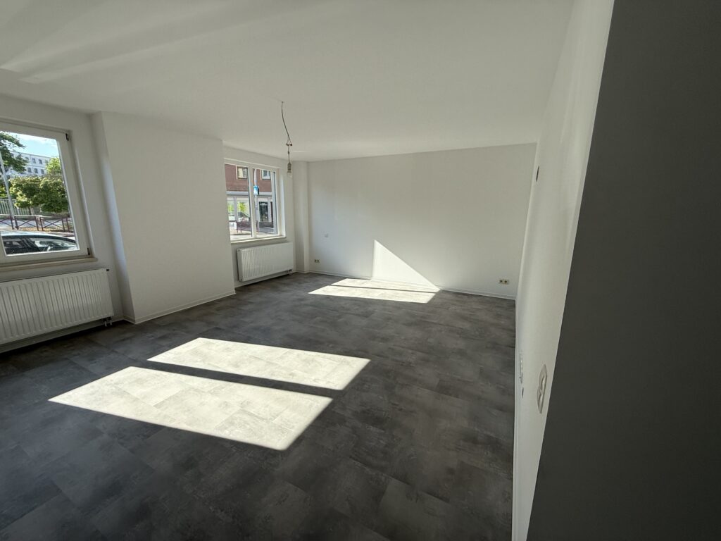 Neu renovierte und behindertengerechte 1-Raum Wohnung in Werdau